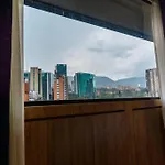 Luxury Suite in El Poblado Co-Work, Gym, Fast WiFi