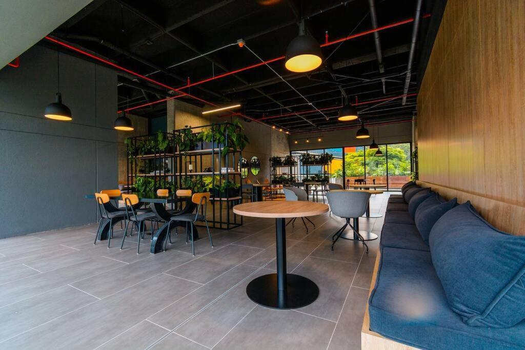 Luxury In El Poblado Co-work, Gym, Fast Wifi Apartamento