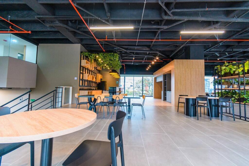Apartamento Luxury In El Poblado Co-work, Gym, Fast Wifi *